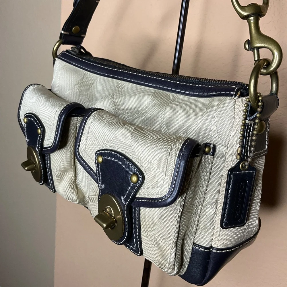 Coach Signature Hampton Cargo Pocket 10894 Navy Trim Double Turnlock Bag - Picture 7 of 13
